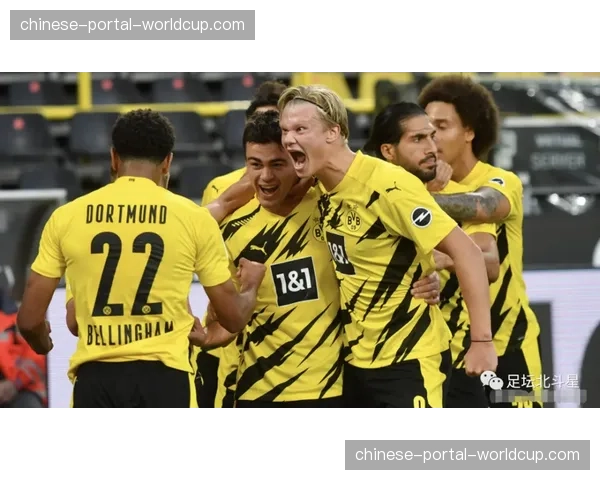 战术图解：弗赖堡如何通过精心设计的中场三角包围圈瓦解对手进攻